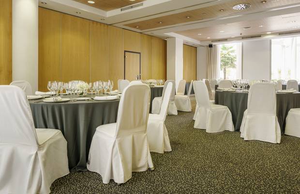 Salón Consejo Hotel ILUNION Alcalá Norte Madrid