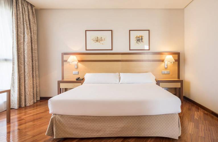 Habitación con salón Hotel ILUNION Alcalá Norte Madrid