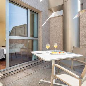 Habitación doble king size con terraza Hotel ILUNION Alcalá Norte Madrid